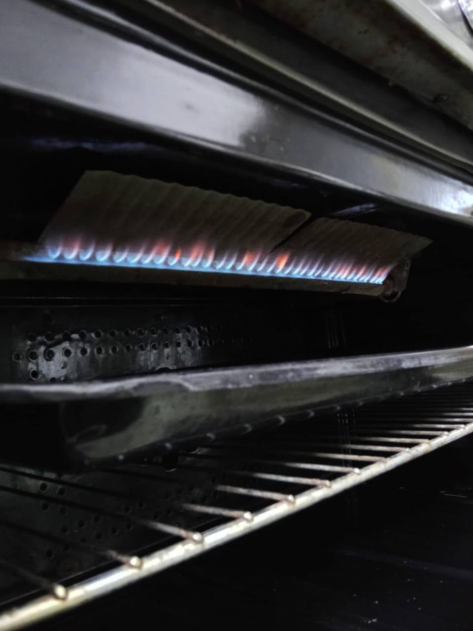 طباخ فريش مصري. نظيف وشغال علفحص فرنه فوك وجوة شغال


**إذا كنت صاحب هذا الإعلان وتريد حذفه لأي سبب، رجاءا أرسل رسالة إلى الدعم الفني**