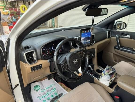 سلام عليكم
صلي على محمد وال محمد 
اقره للأخير وبعدين تشلع عيوني 

سبورتج للبيع موديل ١٨ 
فول عدا جنطه وبانروما
مواصفات 
كشنات كهربائيه مقعدين 
داخل حمصي جلد 
تخم تاير جديد 
باتري جديد 
مغلفه الكشنات والارضيه على وضع الزيرو 
على وضع الشركه 
مكينه ٢٠٠٠
كير ٣ انظمه 
تبريد قطعتين  
مري شفط 
إشارة ترحيب بالمري 
٣ بصمات 
ويل كروم 
والمواصفات بعد اكثر 
رقم بغداد 
جاهز للتحويل ثاني يوم 

بغداد المنصور 
الرقم للتواصل ***********
