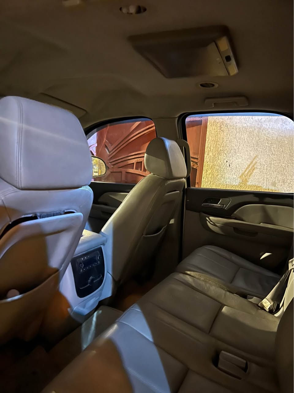 سلام عليكم جئ أم سي موديل ٢٠٠٨ وارد كندي سيارة مصبوغ كله حداد كله جديد محرك وكير مكفول باقي تفصيل ع اتصال *********** أو *********** Singapore
