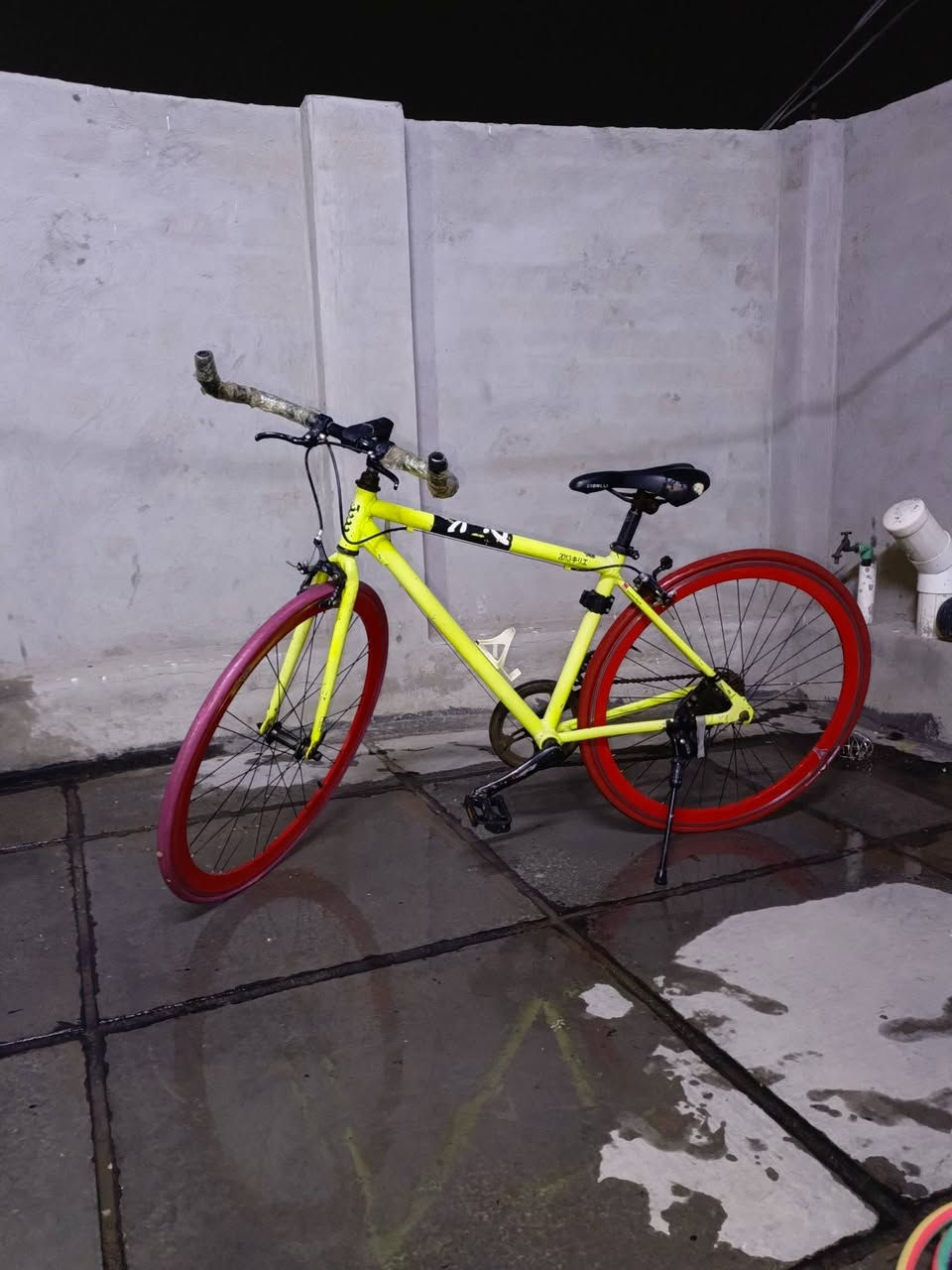 السلام عليكم بايسكلات نضيفات c700 للبيع يرادالهن جوابة وتايرات
سعر الواحد 85 الف وبيهن مجال بسيط مكاني الشعب ***********
