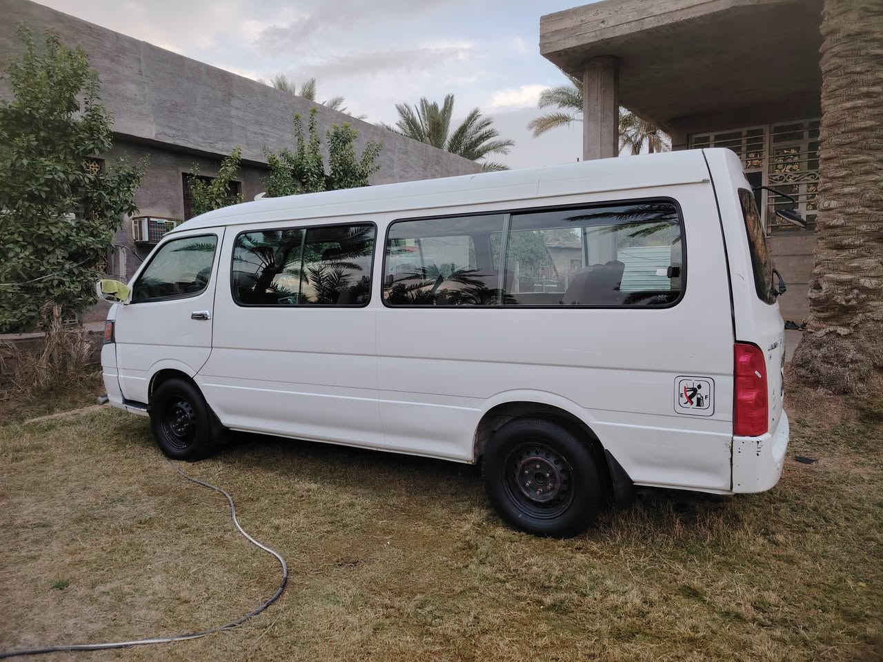 سلام عليكم ورحمة الله وبركاته 
جنبي اج وان موديل 2015 بسمي رقم بغداد 
محرك جديد دوشمه جديده تايرات تخم جديد
مراوس فقط بستاركس العنوان بغداد التاجي ع شط 
***********
