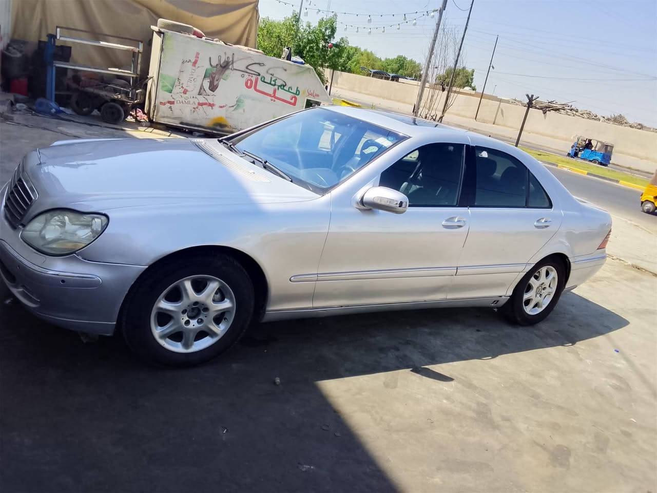 السلام عليكم مارسدس غواصة 2002حجم 500S السيارة فول مواصفات لئخير دكم ناعمة مكينة وگير واكسل مكفولة السيارة ابلادية بدون تبديل مصبوغة عام اثر جراد شرط جوبلسات كلهة شغالة ومواصفات الغواصة معروفة تبريد تدفئة كلة شغال مكان السيارة بغداد تحويل مباشر مكان السيارة بغداد مدينة الصدر  السعر (٩٠) *********** السيارة مسويلهة إدامة كاملة وانصبغت قبل ٢٠ يوم ومواصفات الغواصة معروفة
