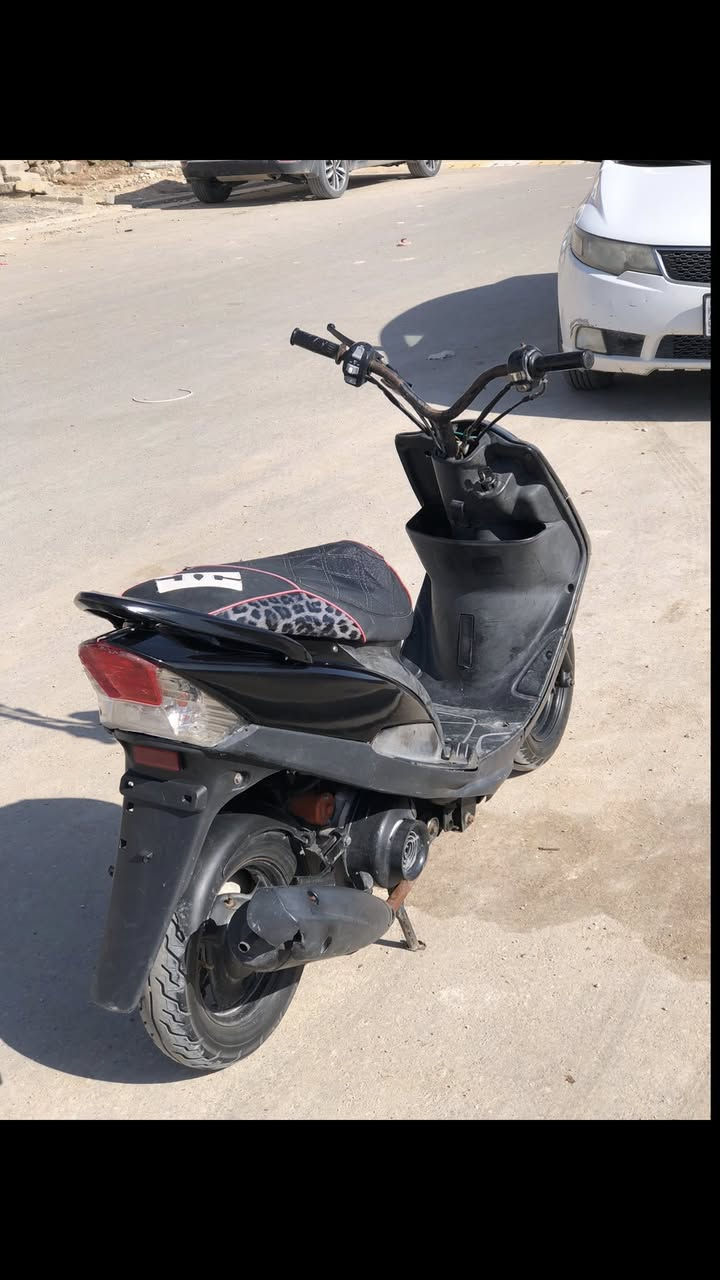 سلام عليكم ماكس عدله للبيع مـكينه خرسه ما تنسمع بحيث بس صوت الكزوز سمعه معدل يخبل شلعه مو كل هاي حطله كلج صير فول  دبلات شغالات هورن شغال وهاي كدام بلكفر كذالك شغال وعدك بكلايت الوره كله شغال بس عوزه ربط سعر خاص مكاني بصره قرنه..***********
