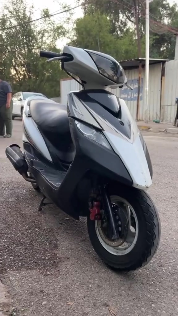 السلام عليكم ماكس ثعلب ١٤٠ 
دراجه بيه نقوصات بسيطه مكينه مفتوح 
تايرات جدد 
باتري جديد 
كابريتر بلادي جديد
دراجه حلوه
السعر ٥٠٠ وبيه مجال بسيط.
رقم الهاتف *********** فقط واتساب
مكانها بغداد
