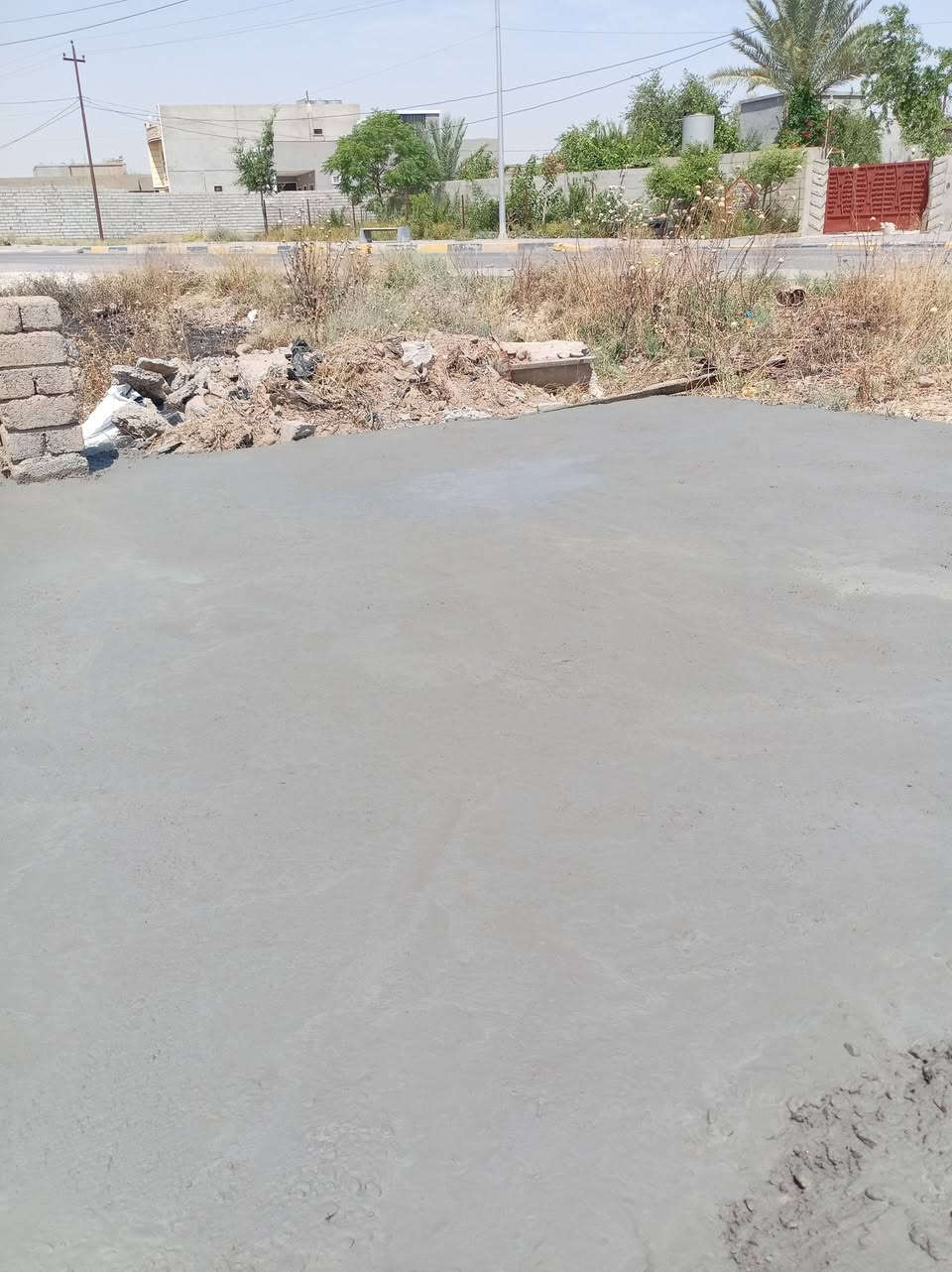 السلام عليكم يوجد لدينا صب جاهز او صب مركزي باسعار مناسبه تريد شغل نظيف يمنه شرط رمنا مال نهري اوشرط حجرنا  نهري  تريد بالمتر تريد بالمكعب تريد شغل كطعيه عندك صبه حوش او ارضيه حوش او عندك صبت صحيات او صبت مخزن او عندك صبت كاشي او سيراميك او صب لاش او عندك صبه قدمت بيت او داير مال بيت اش عندك صب احنا نجهزك تم صب ارضيه ساحه اوساحه في ناحية القيارة طريق الحولي مع سقل مسطره (***********)
