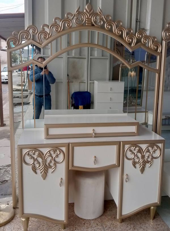 محلات الاصدقاء موصل حي البكر قرب شارع الاطباء لبيع وشراء الغرف النوم التركيه المستخدم والجديد لدينا غرفه نوم تركي ماركا صبغ حراري ملكي نظافه 100%***********
