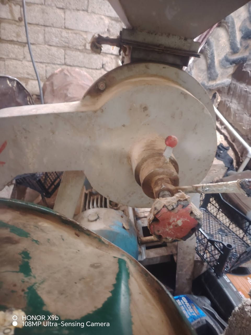 جاروشه عل كهرب للبيع السعر مليون وثلااثه ميه الاتصال على الرقم ***********
