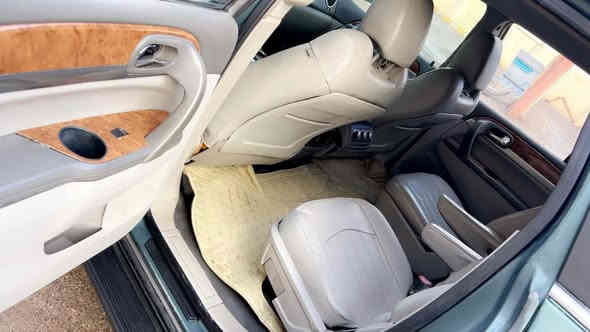 احترامي للجميع 
للاتصال كورك او اتصل واتساب ***********
ملاحضه. السياره احلى من الصور 
للبيع شوفرليت بيوك امريكي رآسي ملكي موديل 2010 فول مواصفات سعر السياره  93 ورقه و مجال    محرك V6  محرك  نفس امباله او ترافس  سياره 7 راكب  و تبريد 3 قطع كير ومحرك  بشرط جديد  طخم اما مي خلفي بشرط  وطخم تايرات اخو الجديد  سياره بكل معن الكلمه نظيفه و مفوله مواصفات  كلشيي بالسياره بشرط  انا سياره صابغها عام فقط جماليه جانت جارده و صبغتها  كفاله مابيهه اي حادث  سياره رقم دهوك بسمي تحويل بشرط  مكان السياره قضاء عقره بين اربيل و دهوك دهوك
