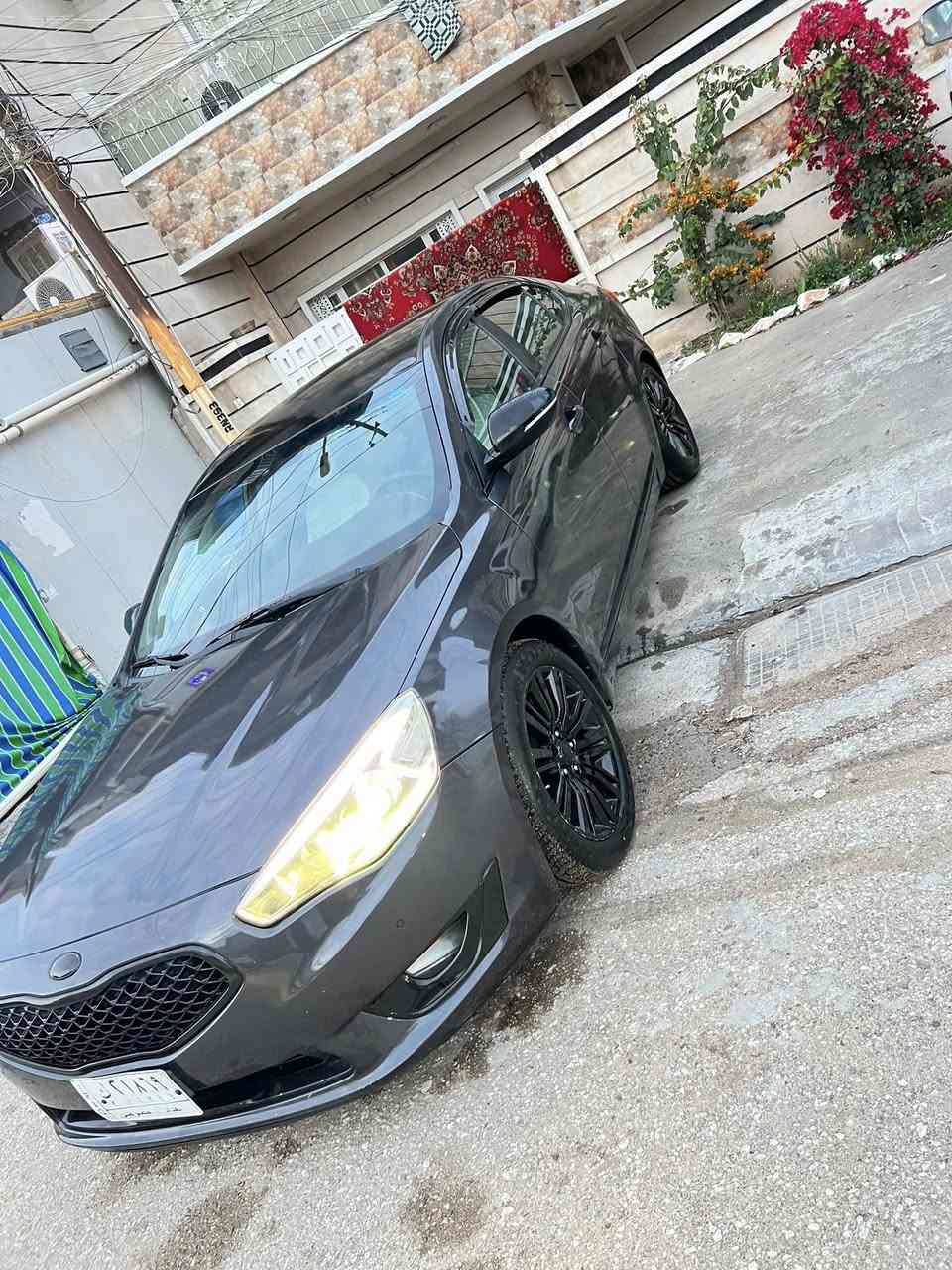 السلام عليكم ورحمة الله وبركاته 
 كادنزا ٢٠١٥ أمريكي فول عدا البنوراما اخوان رقم بغداد الانكليزي الجديد تحويل مباشر حادث جاملغ و البنيد وبيها صبغ جاملغات خلفيه وابواب هسه مصبوغه جديد ابيع حزام وناشر فديو قبل الصبغ وناشر صور الحادث سياره حلوه مكينة وكير مكفولات غرفه جديده لونين لاتبخير ولا تنقيص تخم تاير جديد 
مكاني بغداد العامريه 

السعر 115 
للاستفسار 
***********
