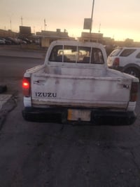 سياره زوزه موديل 94 كير اوتماتيك السعر 22 وبيه مجال الرقم 07800491275