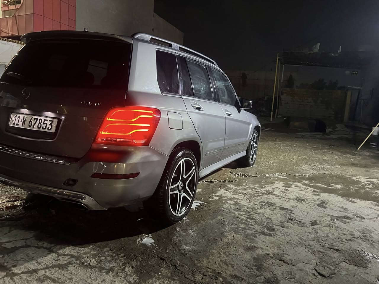 (سلام عليكم
مرسيدس بنز GLK 350
موديل  2013
رقم ارقم بغداد
4X4 فور متيك
السيارة نظيفة 

داخل اسواد جلد 
تدفئة كشنات أمامية
محرك   3500 
6 سلندر
سيدي جنجر 6 أقراص
شاشة كبيرة وسطية 
حساس مطر
نظام اقتصادي ايكو 

ليد أمامي
تحكم ستيرن 
مثبت سرعة 
صندوك كهربائي 
سياره بصمه 
بانوراما 
محرك اقتصادي 
وارد امريكي
صبغ ٣قطع حادث خفيف 
اعلى فئة في glk
فول مواصفات 1/1
مكاني بغداد الدوره 
السعر 140 وبيها مجال للطيبين
للاستفسار اتصال ع الرقم ***********
