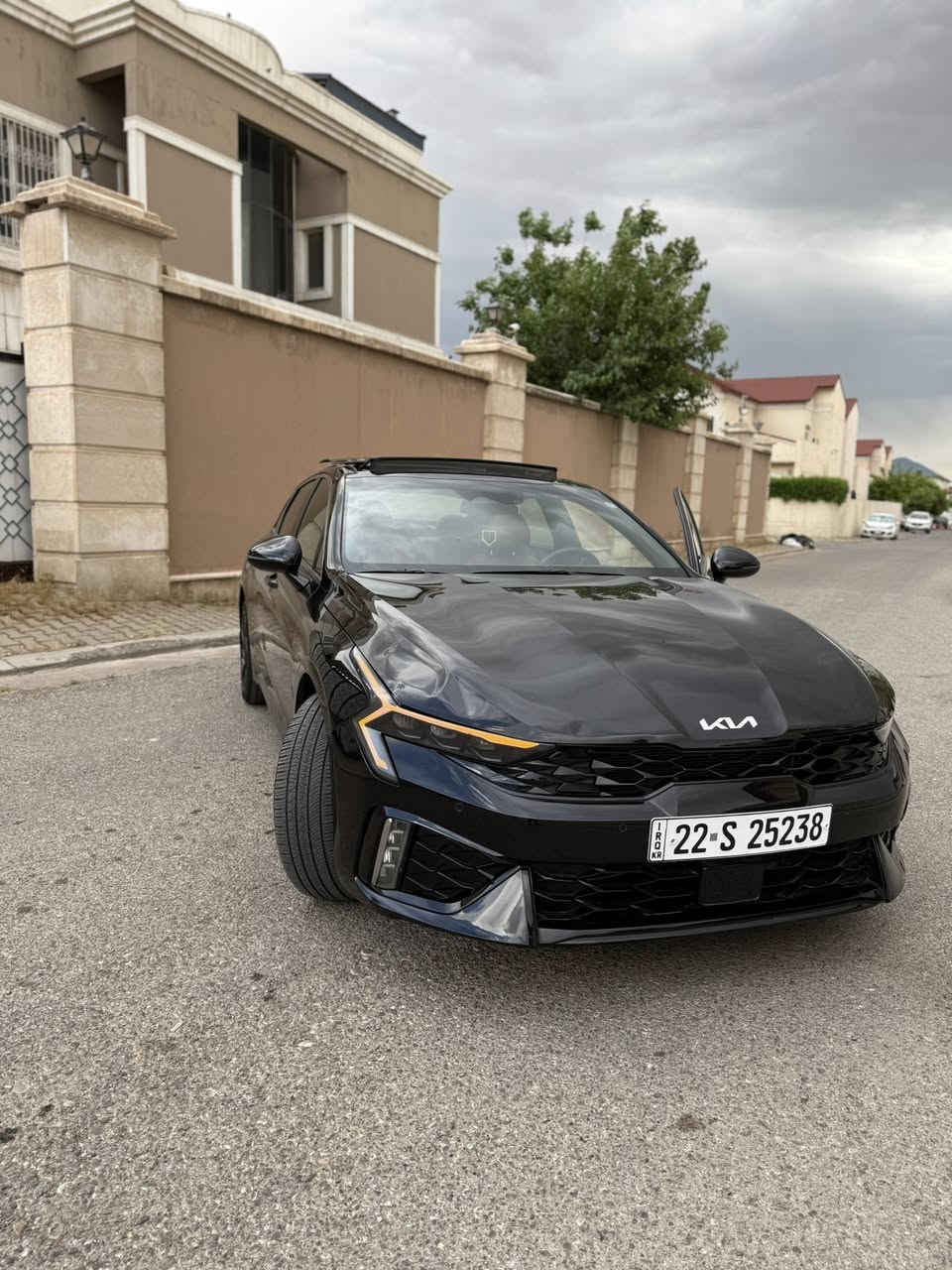 سلام عليكم 
  2025K5 
 Gt lien
بنوراما 
مكينه 2500 المرغوب
شاشه متصل 
كراسي الاماميه تدفئه
كريي سايق كهرباء
شحن واير ليس
حساس امامي خلفي 
سايد بريك كهرباء 
اوتو هولد
مود درايف 
تشغيل عن بعد
وياها بصمتين
رادارات 360 درجه 
لايت3عدسات
داخل احمر 
نظام سماعات Bose
وباقي مواصفات معروفه جيتي لاين
الحادث
جاملغ سكن صبغ بدون دواخل بدون ايرباك
بيها طعجه صغيره بالبنيد اثر نقل 
ماشيه 13،000mi
سياره بوضع شركه
رقم تحويل سياره باسمي تحويل ثاني يوم
KNAG64J76S5314271
للاتصال
***********
