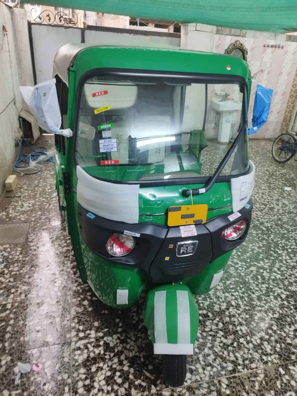 سلام عليكم شباب تكتك مديل 23شهر ال11يعني محسوبه على ال24 تكتك جديده تجي شوف بعينك بيه شويه بارد صفحت البانزين وبيه رشه بل الغد الجهه اليسره مكينه مكفوله تكتك خير من الله
الله شاهد تجي تكلب وتقتنع ياله تاخذ 
(‏‪(تكتك وراق 
***********
مكاني بل مدينه
