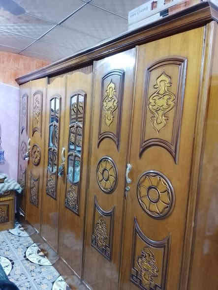 السلام عليكم للبيع قرفه خشاب نوعه نجاره ويه مندر ولفرشه حته لفرشه مال عرس ويه تيم  لامات والله العظيم لقرفه تخبل مال عريس اخذه كبل تعرس سعر 800 بيه مجال مكان بصره ابو الخصيب باب سليمان رقم الهاتف ***********
