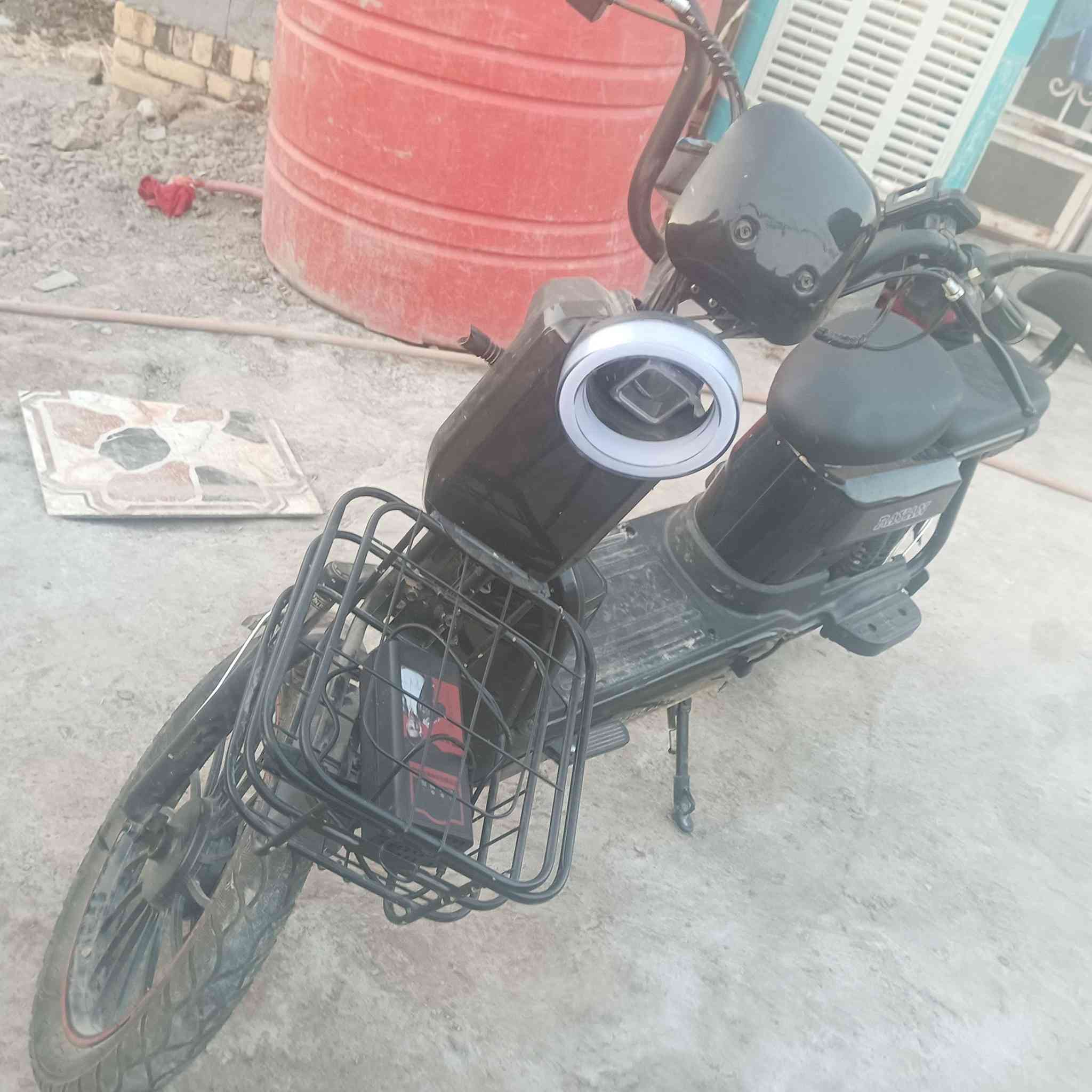 دراجه شحن بعدبجيس لل بيع السعر500المكان الرفاعي ***********
