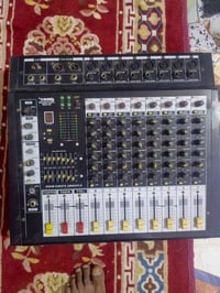 البيع شرط الفحص السعر واتساب يشغل 4 سماعات مو تربو... 07810178364