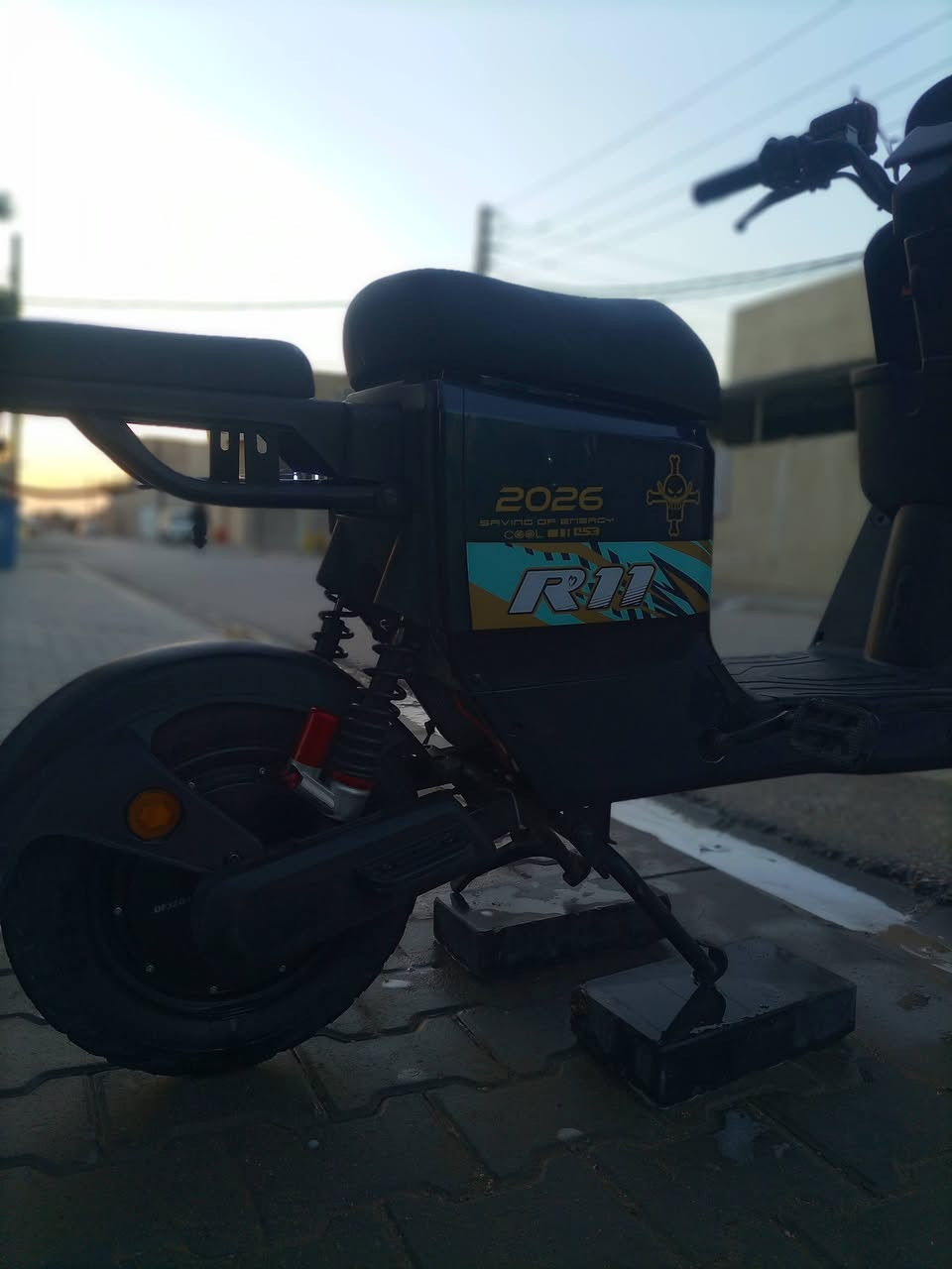 للبيع دراجه شحن ار11فول مواصفات 6بطاريات الدبل 32الكهربايات كله شغاله ***********هاذه الرقم  السعر 550وبيه مجال بسيط
