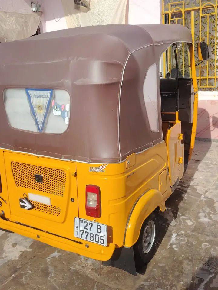 سلام عليكم تكتك البيع ٢٢شهر ١١مضلع *********** كفاله بس خيسات معمره المكان غراف
