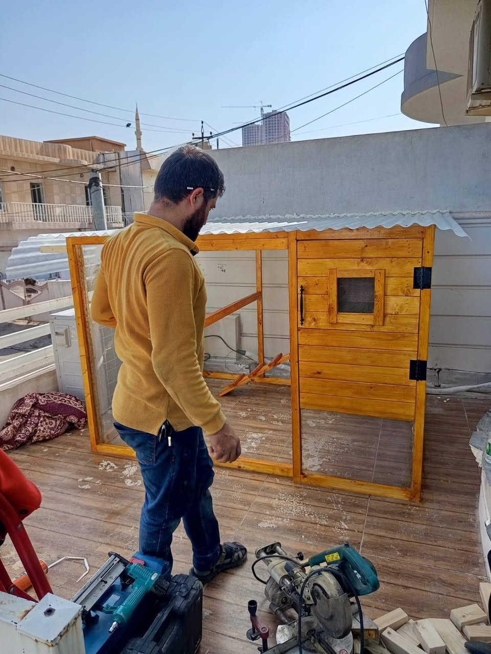 قفس
قفس طيور كبير 
سعر ١٥٠ الف قفل.    مكان السليمانية 
_____________
قه فه زی گه وره ی  مريشک 
نرخ :١٥٠ هه زار.        شوين سليمانى 
***********
