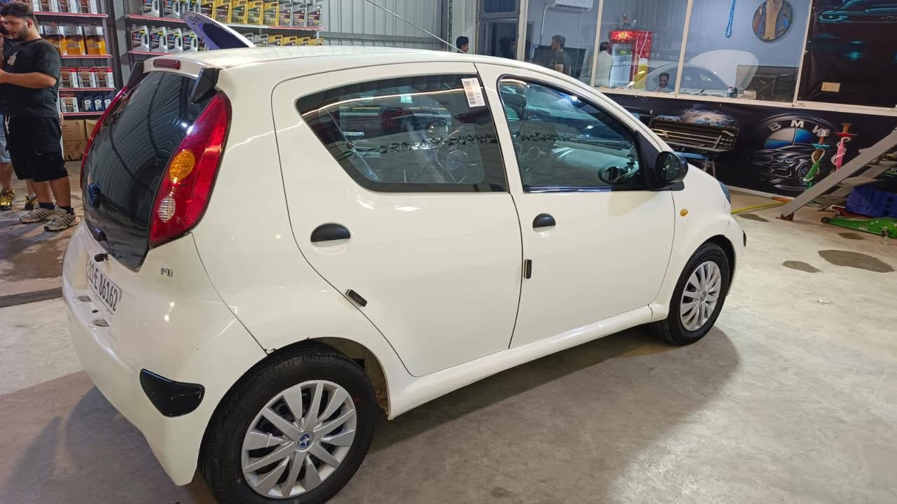 السلام عليكم BYD F0 2013
السياره على وضع الشركه ماشيه 112  
برغي  مابيهه نقص كلوب مابيهه نقص 
سياره اقتصاديه وجاهزه وعلى البلاد 
كفاله عامه من صبغ وتبديل وبارد 
كلهه على البلاد 

تخم تاير بريك امامي خلفي جديد 
راديتر ومنضومه مي جديده 
منضومه بانزين جديده بلكات فيت بم نوزلات 
سياره مال بيت استخدام واحد 
حته بيهه دفتر اخراجيه ( جواز سفر ) 
سنويه ورقام وهزه جدد سياره ساعتين سنويه بسمك صير ومتكلف 120 الف 
سياره مصروف عليهه 
جام عازل حراري اصلي ب 100$
حته جامه الاماميه 
مكاني بغداد الدوره 
السعر مال بيع 45 ورقه  

ملاحضه سياره بيهه نقص 
فقط من شغل تبريد تحمه بدون تبريد وين متريد روح بيهه بس هاذ النقص بيهه ماعرف شكد يكلف مكاني الشعب حي التجار وهذا رقمي ***********
