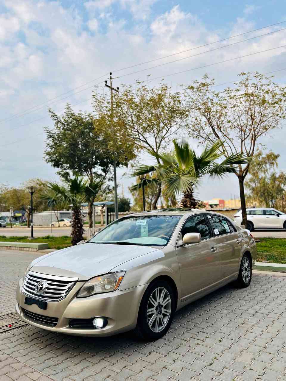 سـەرەتا بەناوی خوای گەورە 🤎.
بــۆ فرۆشتن تــوێتا ئـەڤەلۆن 2007..
مـووس مـووس..
خـەلیجی قەپات مواسەفات لمتد..
نــاوزەرد..
سڵـاید 
بــەسمە
پەردە
كـوشن سارد و گەرم
كوشن خەزن..
5 بەسمە..
ســەیارەی ماڵە و كامل كامل مەسروف كراوە ..
تازە سێرڤسم كردوە 
ڕۆنی گێڕ و مەكینەم تازە گۆڕیوە.
تاخمێك تایەی لۆك لۆكم بۆ بەستوە ..
گێڕ و مەكینەی بەشەرتی ١٠ فیتەر نەكراوەتەوە و دیجیتاڵیشی نیە ..
تەقە و ڕەقە و كارەبایی ھەمو گیانی بەشەرت..
سـەیارەكە بە پاكی ماوەتەوە ماشااللە ھـەر ھەمو گیانی لەسەر بــیلادە ..
چاڵ و شوخت و قوپاوی ھیچ نیە..
سەقفی ڕێك شوشەیە..
سـەیارەكە كامل پەمپی دوبەیە بۆ جوانی ..
بێ دەعم و لێدراو بەشەرت ..
ھەر ھەمو شتێكم نوسیوە پرسیاری عەیب و عاری مەكە ..
موشتەری نیت ڕەحمەتت لێبێت سەری خۆم و خۆشت مەیەشێنە .. 
سعری فرۆشتنی62 گەڵاو مەجالێكی كەم ..

لــە كەلــارم ...
***********
