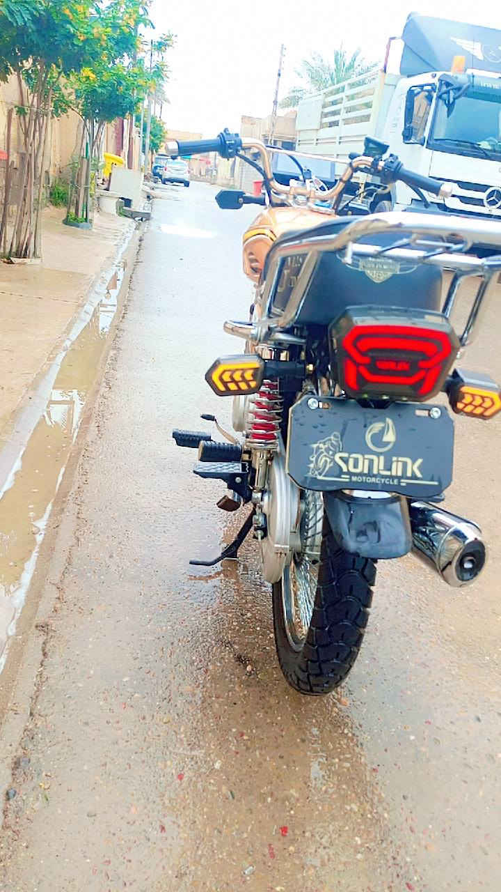 سلام عليكم دراجه تايكر للبيع كفاله عامه لموديل 2025مال جناي لون مميز مكاني واسط صويره هاذه رقمي***********
