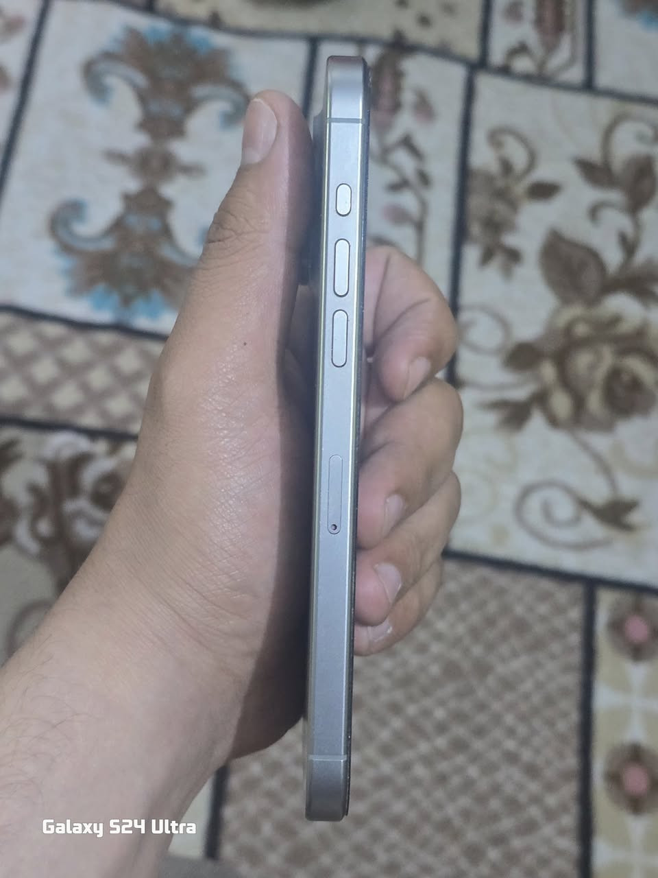 السلام عليكم ١٥ برؤ ماكس مكفول شرق اوسط تك بطاريه ٩٧ نضافه ١٠٠% السعر ١٢٠٠ او مراوس ب١٧ برؤ ماكس معا الفرق المكان النجف الاشرف ***********
