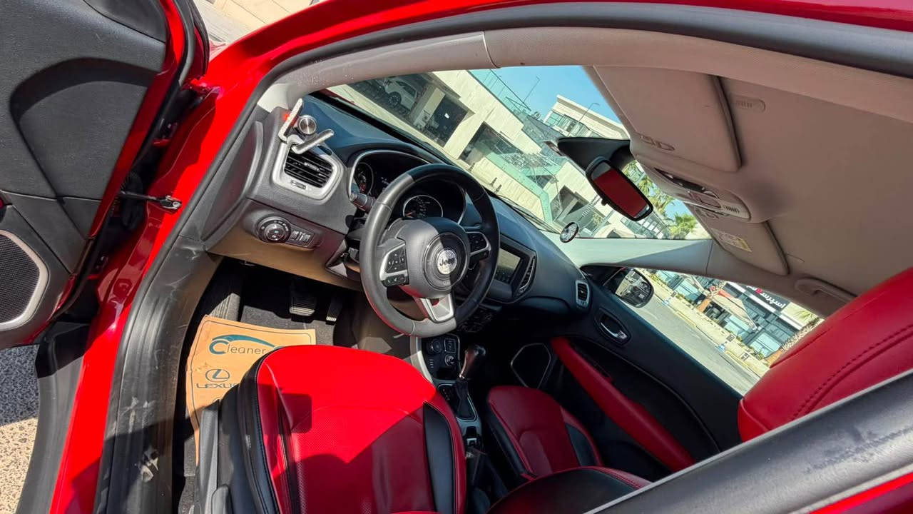 جيب كومباس ٢٠٢١ خليجي 
سعر ١٧٥ ورقة و بيها مجال للشراي 
ماشي ٤٥ كيلو متر 
نص مواصفات 
ما بيها حادث مكفولة كفالة عامة فقط مكانين شخط بالصندوق 
و صور الشخوط مرفقة بالصور 
كير و مكينة و حدادية و صدر كله بشرط 
مكان سيارة اربيل  
واتساب (- *********** - )
اسيا (- *********** -) أربيل, العراق
