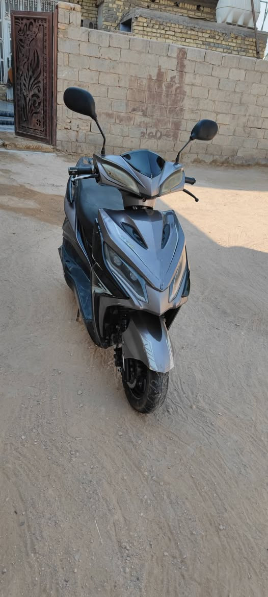 السلام عليكم دراجه جامبو موديل 2023 مكينه ما مفتوحه شغاله سلف وهندر وكهربائيات السعر 340 بيع سريع رقمي *********** مكاني طويريج
