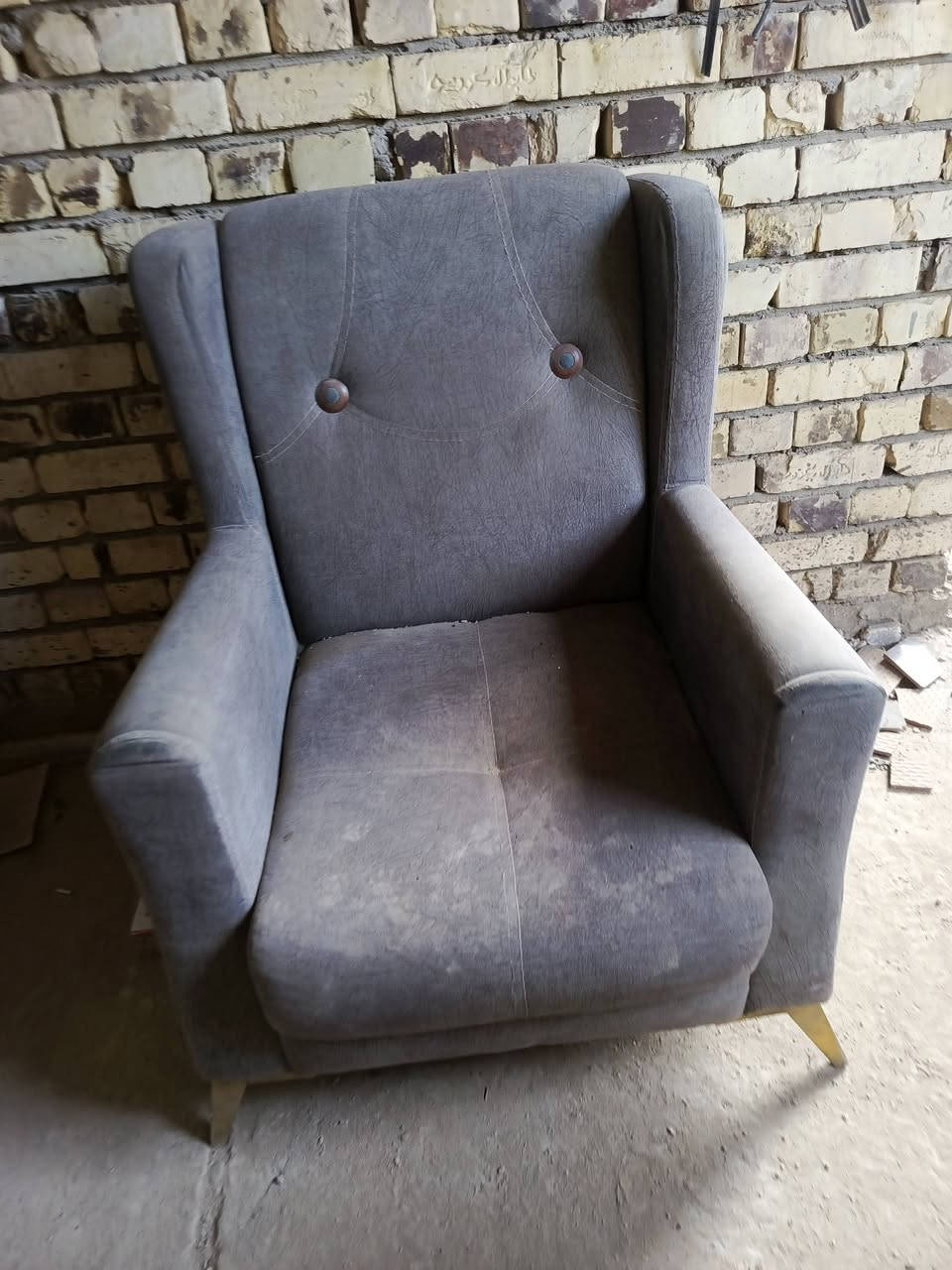 السلام عليكم كرويتات  9 وكراسي 9 مال كوفي رادلهن بس تنضيف فقط للبيع ***********
