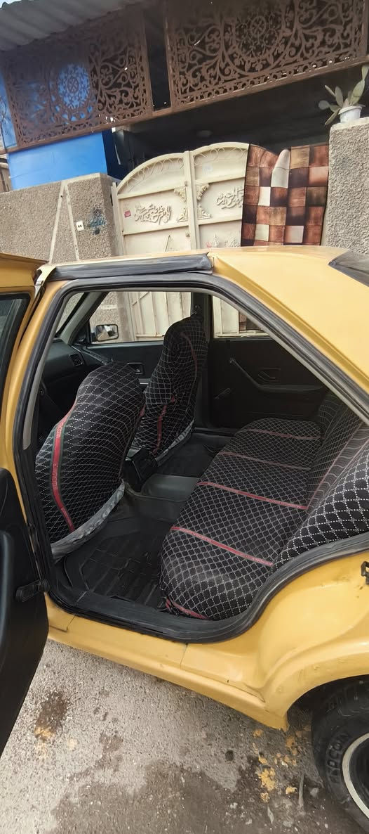 السلام عليكم بيجو روا للبيع موديل 2010 سيارة جاهزة من صدر وگير ومحرك وتخم تاير مصفرة هيئة وغرامات شرط تحويل سعر 17 ورقة مكاني بغداد ***********
