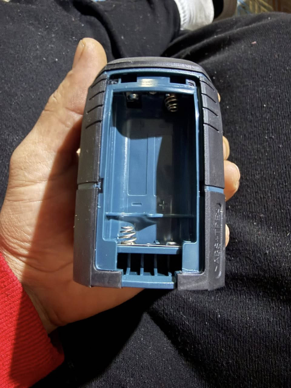 سلام عليكم اخوتي كبان خطين + دريل وركس مع بطاريتين + اير بور مع بطاريه وشاحنه الاتصال واتساب ***********
