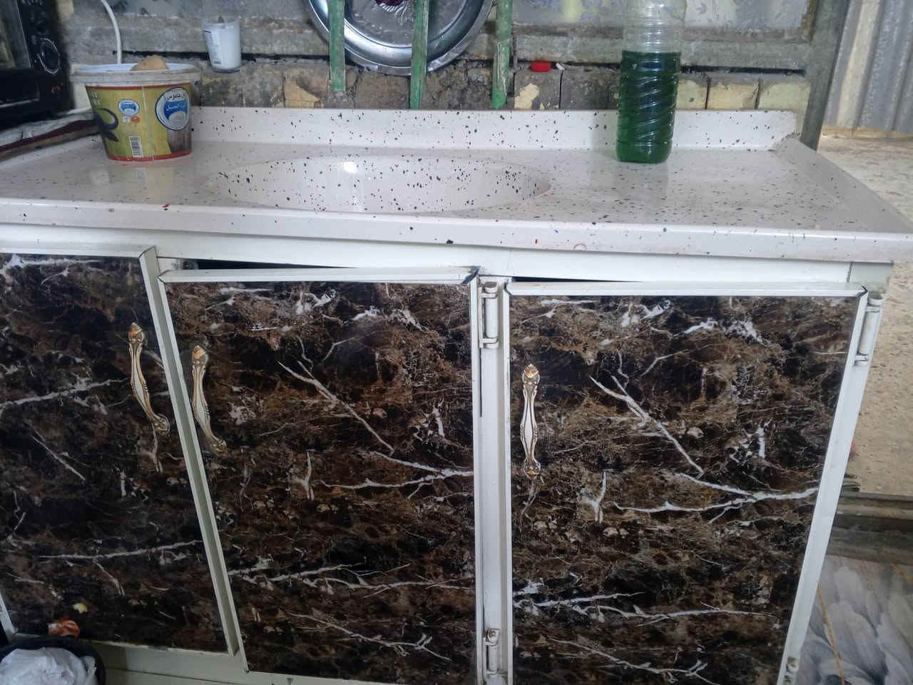 السلام عليكم كاونتر للبيع او مراوس حسب القناعة كاونتر مستعمل يرادلة ترتيب بيه تلحيضات المكان بغداد البلديات  السعر 150 الف قفل قفل اعيد واكرر بي تلحيضات يرادلة ترتيب الرقم ***********
