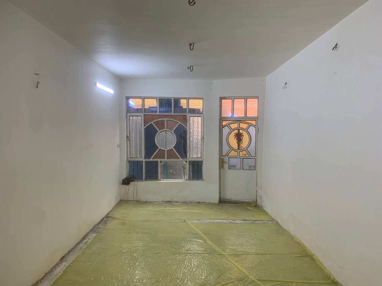 السلام عليكم
الدار للبيع مساحة 125 متر واقع حال ١٤٢ طابو زراعي قرار ٢٥ نقصه كاشي حي السفير شارع الكفاءات خلف صيدلية سفير العافية 

للاستفسار خاص
