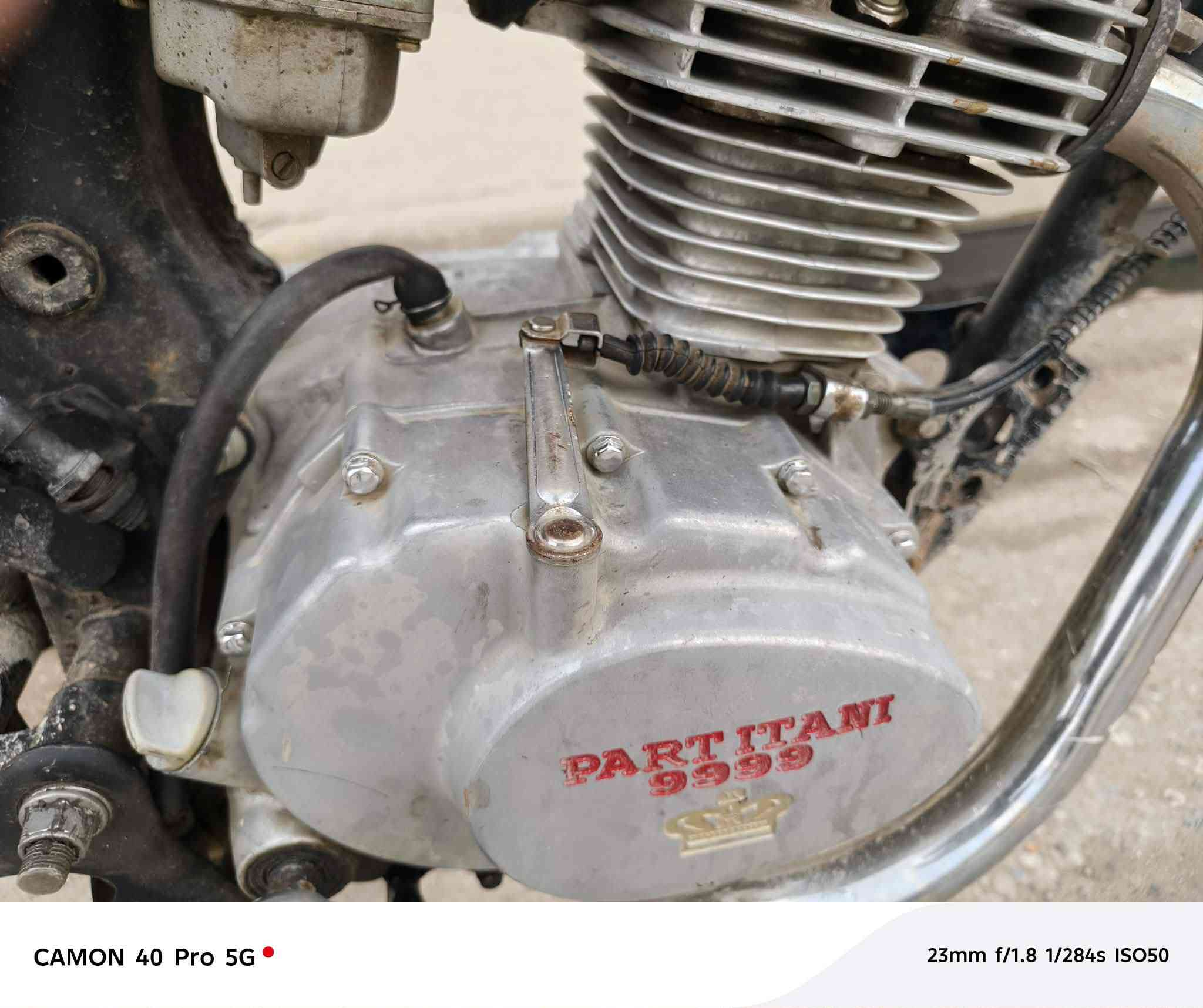 ماطور للبيع السعر ٣٠٠ وبي مجال الماطور معمر بس بستن ولفات شرط المكينه ما مفتوحه الجوه


**إذا كنت صاحب هذا الإعلان وتريد حذفه لأي سبب، رجاءا أرسل رسالة إلى الدعم الفني**