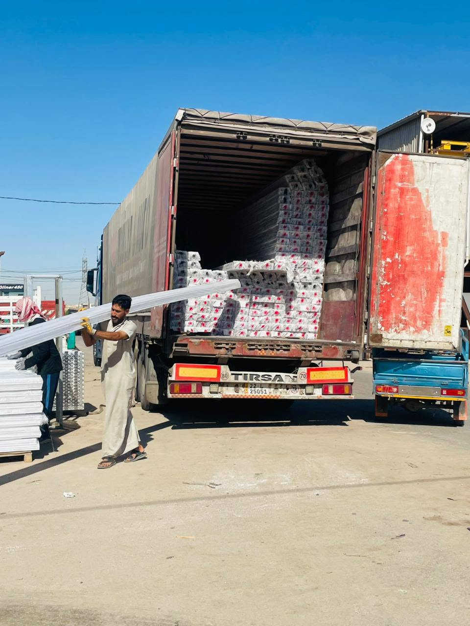🌹  بحمد لله وبركاته  🌹

{ شركه وداد الخير للتجارة العامة }

تم وصول حاوية المواد التركي 
مقطع { RALTIN PLAST } P.V.C

💯 مقطع الوزن الثقيل 💯

الابيض . الاسود 

كافة الاكسسوارات والملحقات 

‼️بسعر تنافسي جداً 
‼️ جملة . مفرد 

🎁 يوجد عرض خاص لاصحاب المحلات والجملة 🎁

عنوان الشركة : النجف الاشرف حي الحرفين 

للاستفسار  واتساب :

طالب الابراهيمي : *********** , *********** 
حيدر الميالي : ***********
