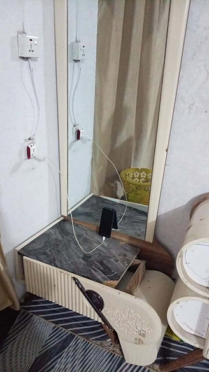 سلام عليكم غرفه للبيع نضيفه وضررهه بسيط السعر ٣٥٠ وبيهه مجال


**إذا كنت صاحب هذا الإعلان وتريد حذفه لأي سبب، رجاءا أرسل رسالة إلى الدعم الفني**