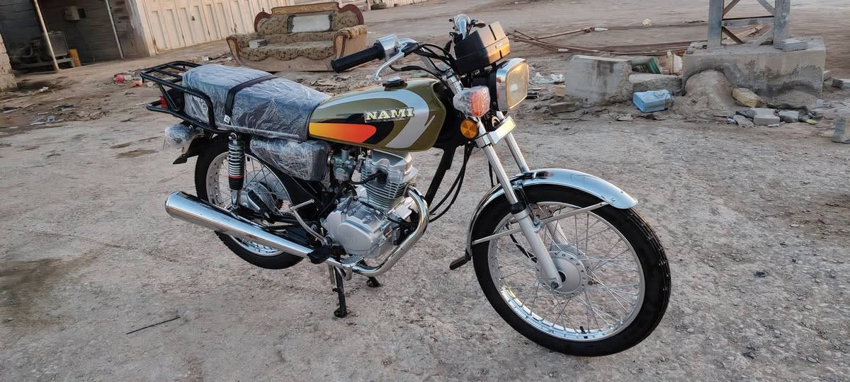 للبيع مديل 2025 أوراق 5 سكنر ستخدام قليل  جديده ما ناقصهه شي مال جناي للستفسار اكثر التصال على *********** مكاني كوت السعر 650 وبيهه مجال ما متواجد على الفيس
