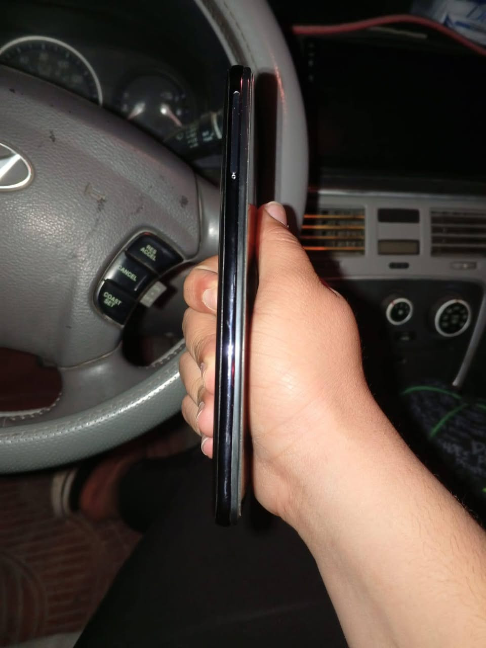 السلام عليكم للبيع اي 31 الجهاز حلو نظيف فقط امبدل شاشه نوعيه زينه وبيها فطر ما مؤثر على اللمس نهائيا الجهاز الشخص ما مشخوط نظيفه معنى الكلمه ما عدا الفطر اللي بالشاشه ذاكره 128 بطاريه 5000 8 + 8 ببجي 60 فريم كاميرات تخبل مكان بغداد العبيدي السعر 90 وبي مجال بسيط جدا رقمي اتصال ***********
