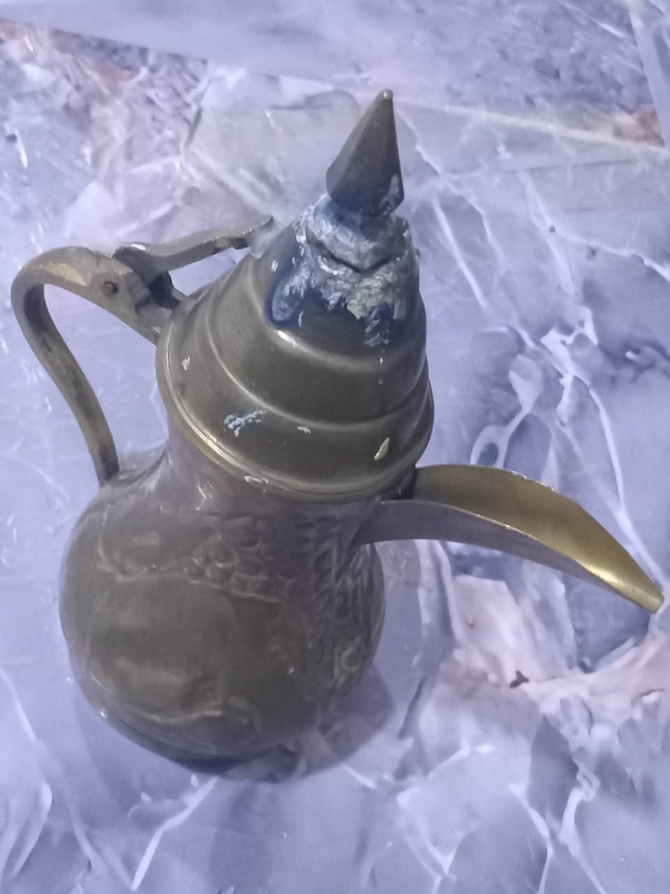نحاسيات ٣ دلات الدله الكبيره طولها ٣٥ سنتيم وعرض ١٣ سنتيم وبعير نفاضات عدد٤ عدد ثقيل وصينيه خفيفه مع فناجين سعرهن ٤٠٠ الف للشراي للمجموع مكاني بابل هاتف ***********
