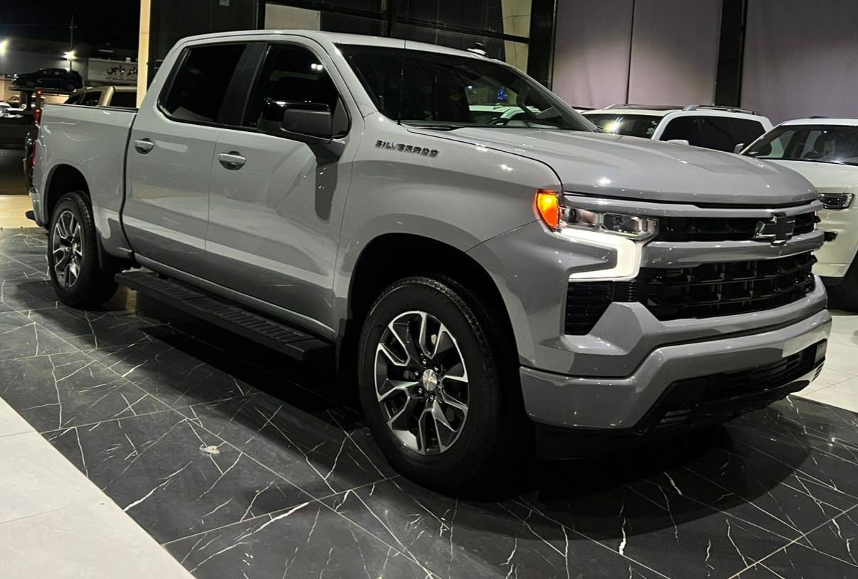 Chevrolet Silverado 2024 LT
   V8 - 5.3L - 4x2

_ موديل : 2024 ي مواصفات LT
_ لون : سمنتي
_گير طرح 
- بصمە و شغال
_  محرك: 5300  , 8 سلندر 
_ ماشيه : 57 ألف 
- شاشە كبير و کامیرا
_گيج الكتروني 
- لایت لید
- کوشین کهربائي
- کوشینات هیتر
- سوکان هیتر
- رادار
- باب طویل بودی قصیر ( مرغوب )
- ویل : 20

_ ضرر :
- 1 قطعە صبغ

_العنوان : أربیل شارع ١٠٠م شارع المعارض/                        اسم الشركة : ريبوار سالار صالح 

  0750 410 9494
  0775 914 9562 أربيل, العراق
