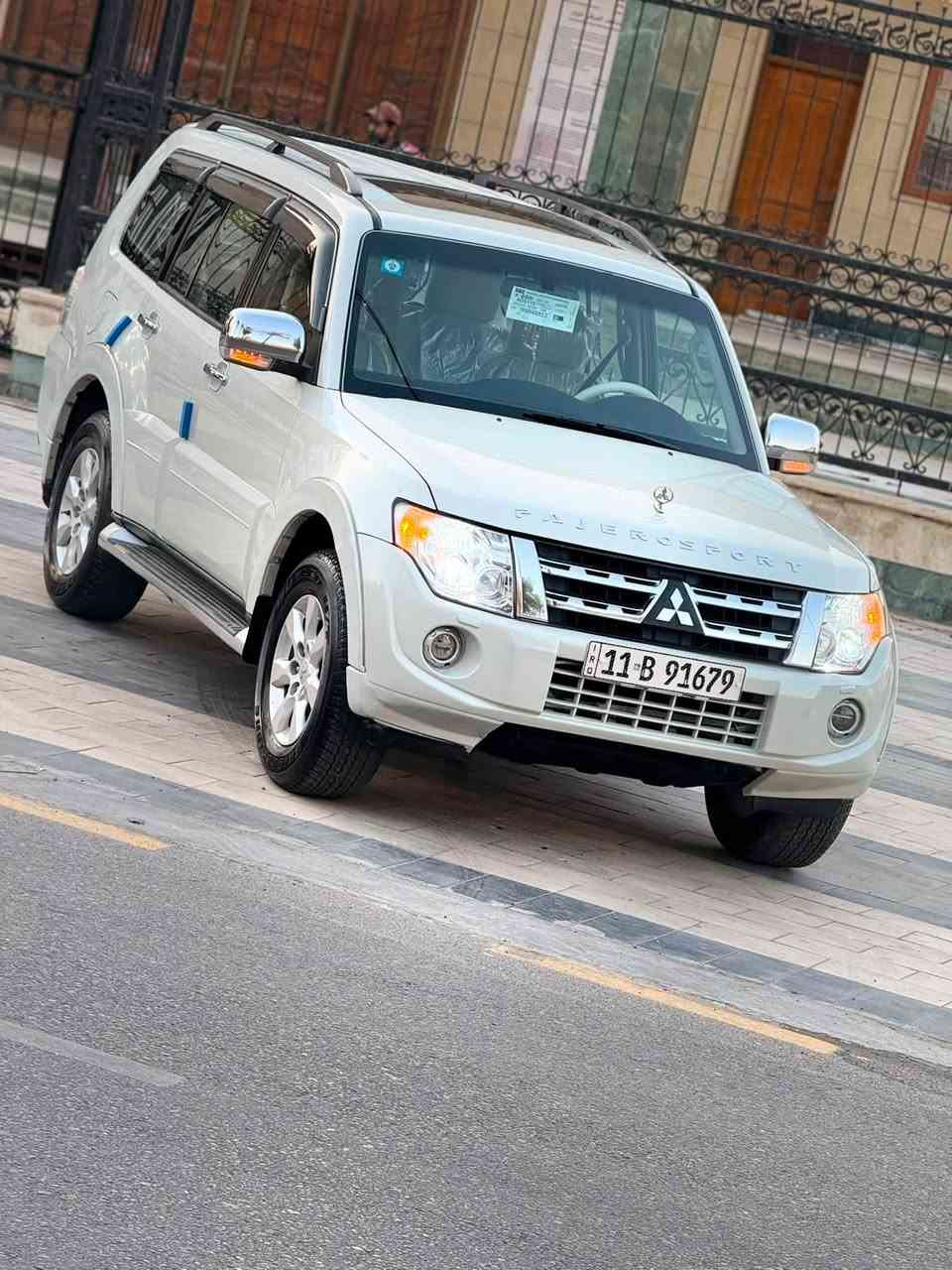 باجيرو 2010  حبتور فول مواصفات   لون ابيض صدفي حجم المحرك 3500 رقم  بغداد دولي جديده    بدون حادث  سيارةبيه صبغ جاملغ امامي وشبرين بالبنيد اثر شخوط غيره  مكفوله كفاله عامه سياره كلين عله واضع الشركه معروفه خليجي السياره جديده مال جناي فورويل نضام دفلوك كشنات كهربائي اشارة بل مري شفط تحكم ستيرن شاشه اندرويد  فتحه تبريد ثلاث قطع حساسات خلفيه زاد ثلاجه تخم تاير كير مكينه حداديه خير من الله سياره جديده لوك محرك 6السعر119اتصل  وبيك خير وتدلل ***********   مكان السياره بغداد  الكرخ
