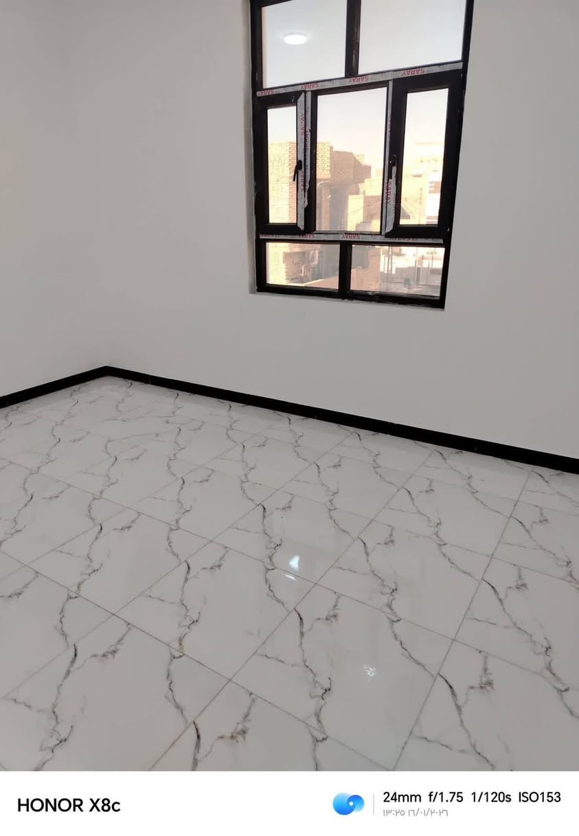 للبيع بنايه بحي اور الثانيه بناء جديد الساحه 120 متر ركن بيت ارضي وشقتين الوارد الشهري مليون وربع للاستفسار ***********
