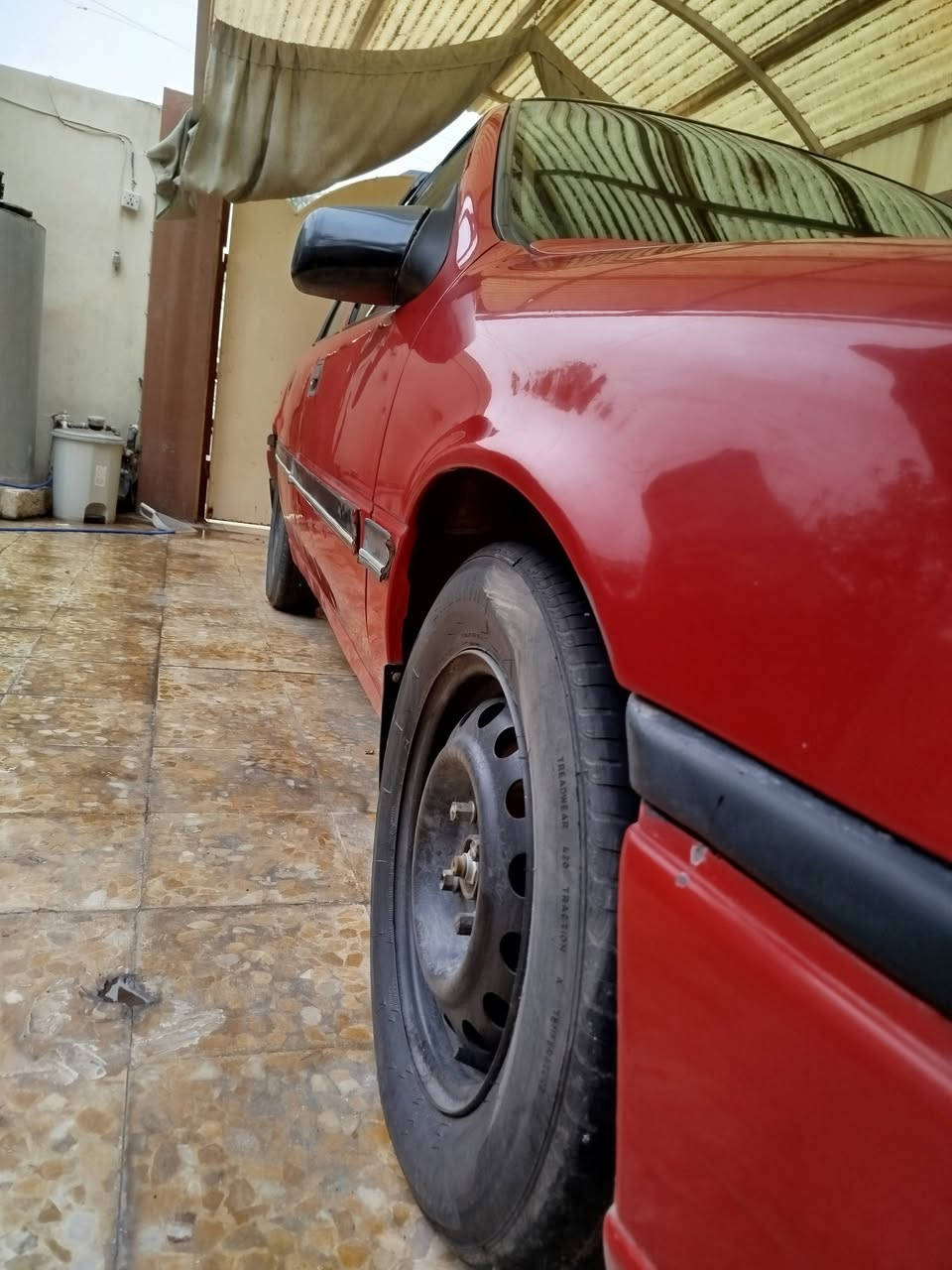 فكترا موديل 91 حجم 16 محرك وكير شرط لاصرف ولانفخ بس صوت بطاله بيه صبغ حزام جماليه كابون بانزين شرط التحويل 
سياره نظيفه مايعوزها اي مصرف مكاني حي فلسطين شارع ال95

***********سعر 37
