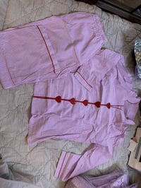 ملابس • متوفر • مقاسات