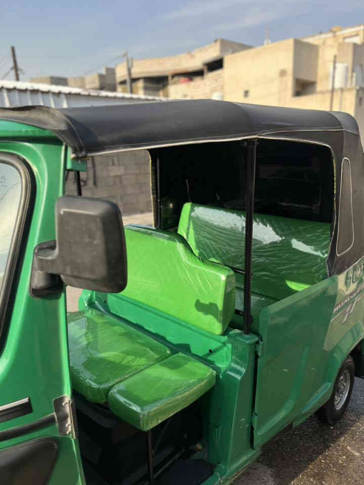 السلام عليكم 🫡 
تكتك 🛺      2022
رقم بصره انكليزي بأسمي 
كفاله عامه 
من (صبغ وضربه وتبديل)
تكتك نضيفه وحلوه وتجي تجيكه وتفحصهه على راحتك واني بخدمتكم 
سعرهه 7650 وبيهه مجال 
العنوان بصره حي المهندسين 
الهاتف ***********
