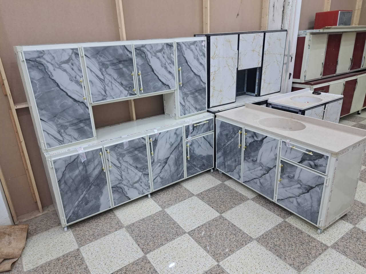 كاونترات.  كلمن وسعره انواع القياسات.  العنوان مقابل ملعب الشطره مجمع بركات الصادق.  #رقمي ***********
