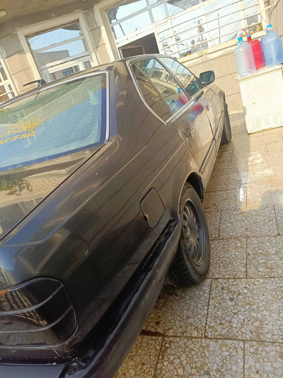 السلام عليكم
سيارة BM 735 موديل 90 رقم بغداد مشروع وطني 

بدون ضربة أو اخياس صبغ عام محرك وكير وغرفه وحدادية وتخم تاير كهربائيات كلها شغالة بجم عريض 

السعر 40 بيها مجال قليل 

مكان السيارة بغداد زعفرانية 

رقم الهاتف ***********
