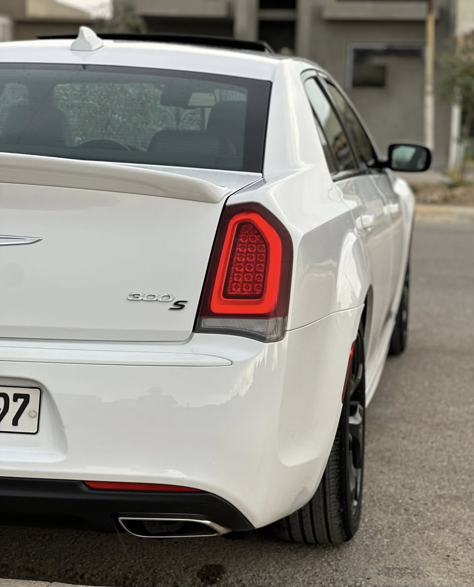 اوباما 2018مواصفات S مايحتاج اذكرالموصفات السياره حيل جديده مكانا كركوك 
ماشيه 87السيارة مكفوله كفاله عامه 
السعرا 292بيها مجال جدا بصيط 
***********
