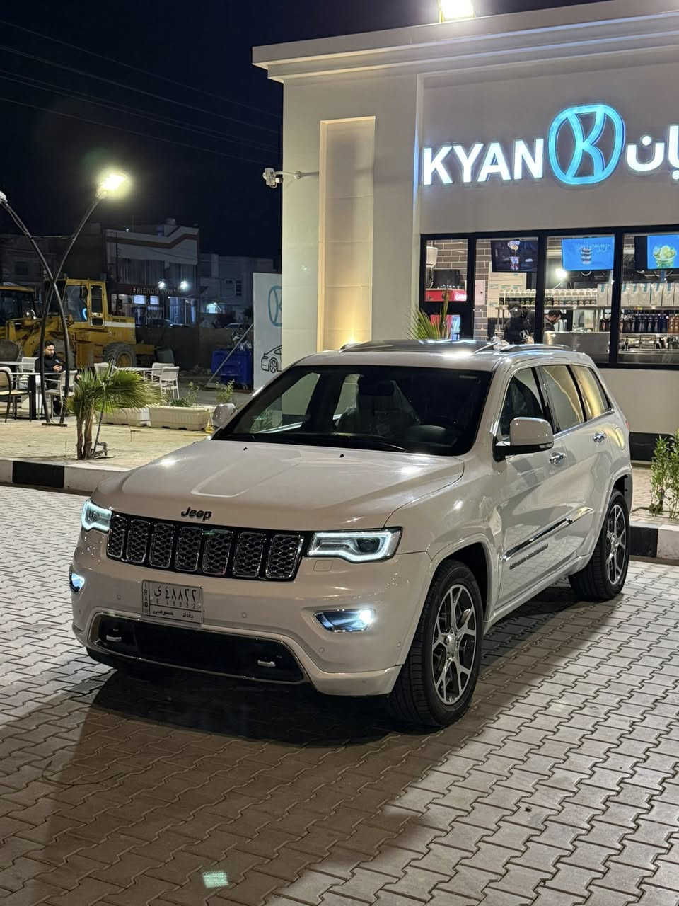 السلام عليكم
جيب اوفر لاند وكاله  ليث العبيدي خليجي موديل 2019  

      

ماشية 89 الف km وقابل للزيادة 

رقم بغداد تحويل مباشر 

المواصفات : 1/1 فول الفول 

* محرك 6 سلندر 3600

* السقف بانوراما طكتين

* المقاعد جلد تدفئة وتبريد 

* حساسات امامية

* حساسات خلفية

* كاميرا خلفيه 

* نقطة عمياء

* مقود السائق كهربائي

* دفع رباعي 4X4

* تشغيل عن بعد

* صندوق كهربائي

* تدفئة ستيرن

* دمام خلفي مع سستم صوت 

* المقاعد السائق ولراكب كهربائي

* ذاكرتين لحفظ وضعيات الجلوس

* سبير منازل + أرضيات سياره بعدهن بنايلون شركه ما مستخدم 

* سستم صوت 

* شاشة كبيره 8.4 انج

* نظام خاص للطرق الوعره

* المصابيح الأمامية  لد نهاري + اشاره ترحيب من الاقتراب من السيارة 

* بخاخ ماء لتنظيف المصابيح الاماميه زراك لايت 

* مري جانبيه كهرباء

* مرايا جانبيه قابله للطي عند الفتح والاغلاق 

* مرايا بخاصية التعتيم الذاتي

* نظام الملاحه Gps

* نظام خاص للطرق الوعره

* كشافات ضباب بروجكتر 

* محدد سرعة 

* ويل كاب قياس 20 انج التايرات جديده

* نظام بريك اوتاماتيكي ( Auto break system)

* نظام تشغيل واطفاء اوتماتيكي للمحرك ( Auto start system) 

* جكات لرفع وتنزيل السيارة

* واكو مواصفات كلش هواي

السياره شكد مااكول عنها نظيفه قليل وتشوف سيارة جداً نظيفه بحاله الوكاله

ملاحظة: مكفوله من الضربه والصبغ والتبديل بدون اي حادث وضرر فقط بيها باردً السياره  

السعر285$

مكان سياره: النجف الأشرف 

 ***********

***********
